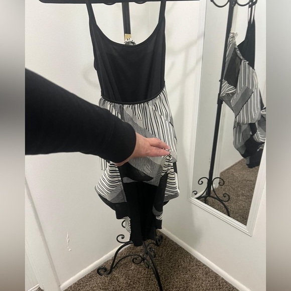 Speechless Black and White Sleeveless Midi Sundress - Picture 3 of 6